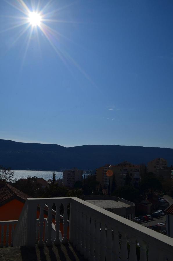 Apartament Viktor Herceg Novi Zewnętrze zdjęcie